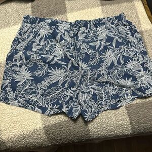 Linen shorts